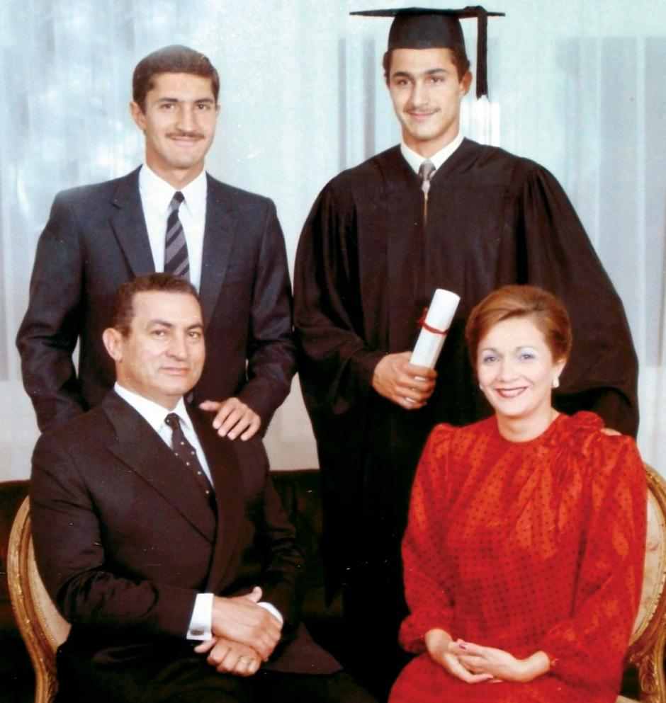 Nome:   Mubarakfamily.jpg
Visite:  199
Grandezza:  44.6 KB