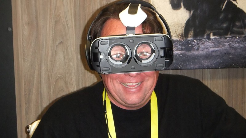 Nome:   samsung-gear-vr-note-4-black-friday-sale-price.jpg
Visite:  320
Grandezza:  75.2 KB