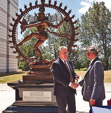 Nome:   DIAS_CERN_nataraja.jpg
Visite:  155
Grandezza:  50.9 KB