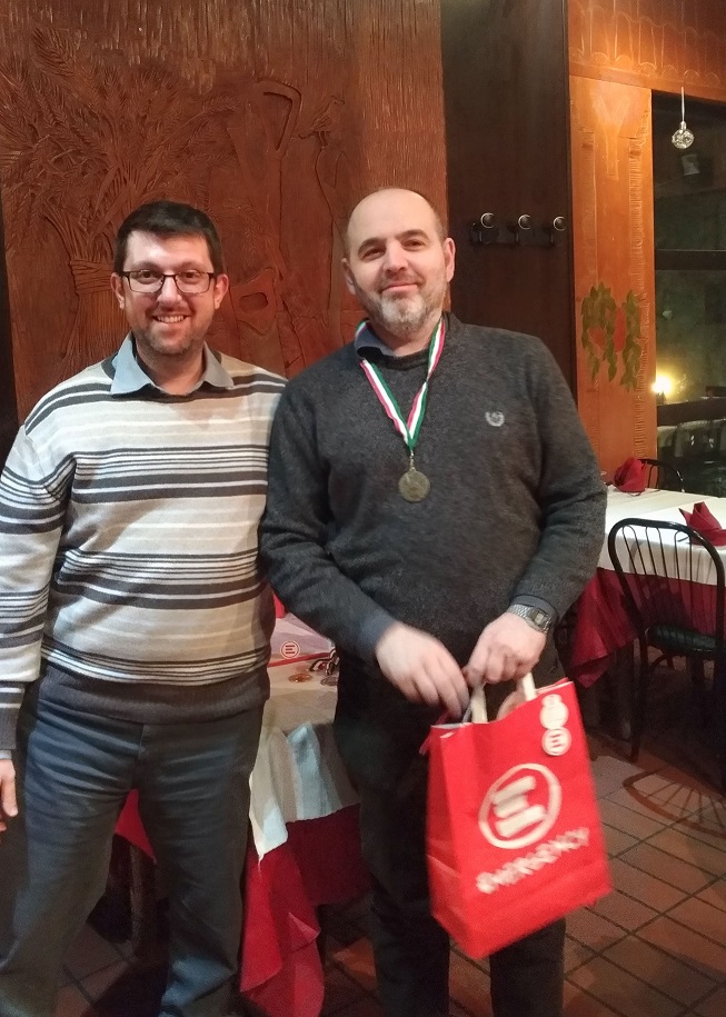 Nome:   P_20181219_221901_vHDR_On.jpg
Visite:  350
Grandezza:  229.5 KB