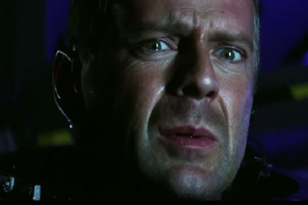 Nome:   bruce-willis-armageddon.jpg
Visite:  355
Grandezza:  36.1 KB