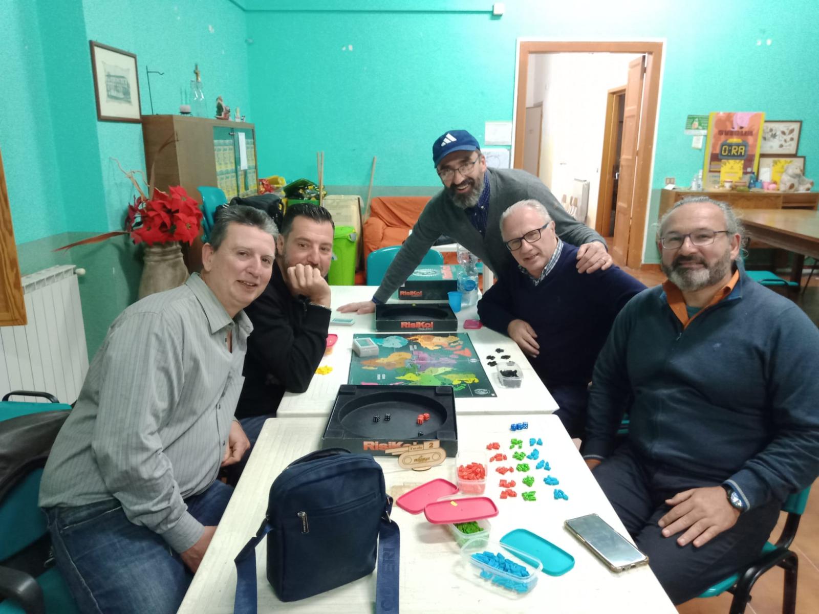 Nome:   tav2-3t-foto.jpg
Visite:  296
Grandezza:  185.4 KB