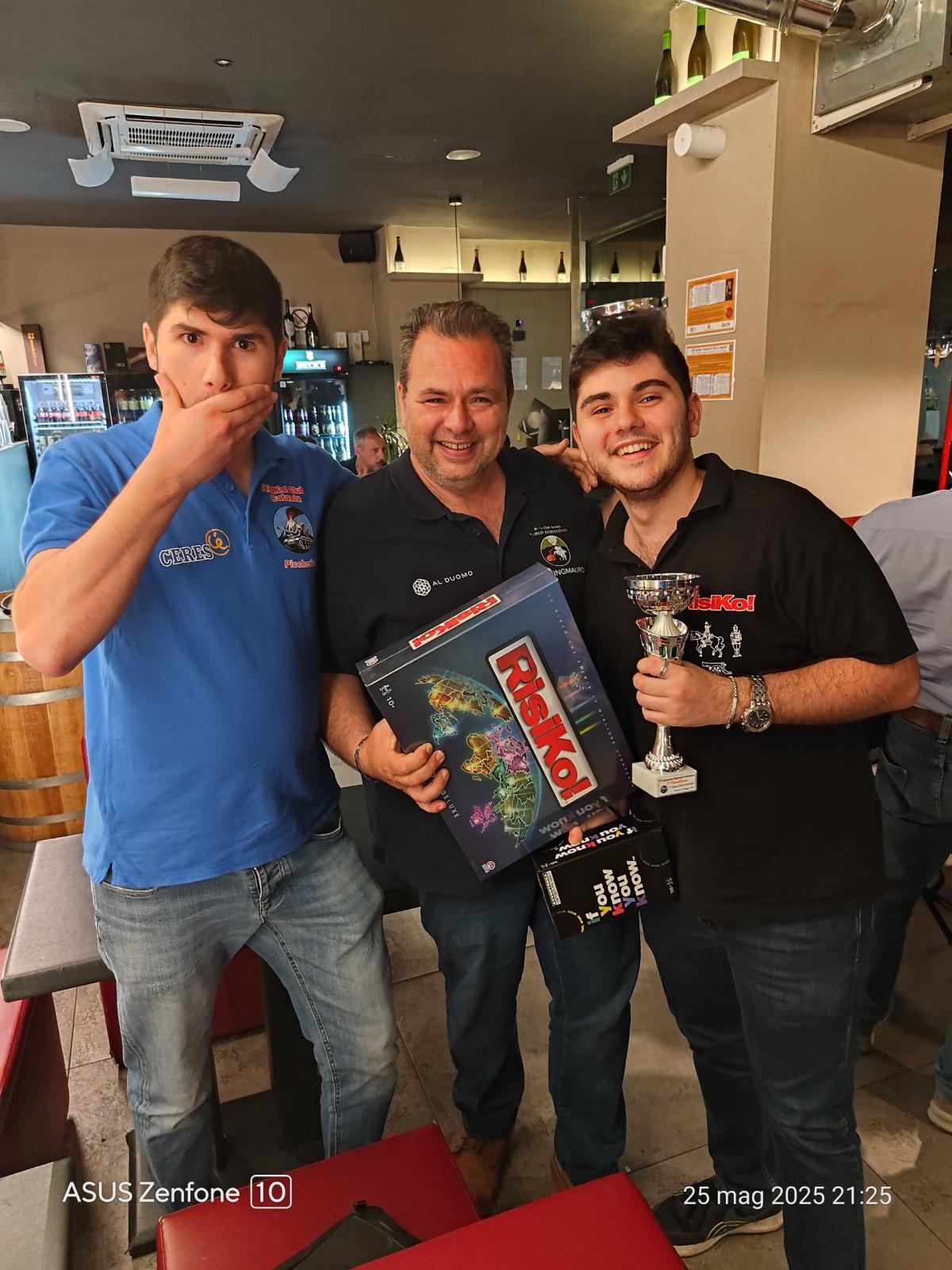 Nome:   Premiaz 1+3.jpg
Visite:  145
Grandezza:  216.1 KB