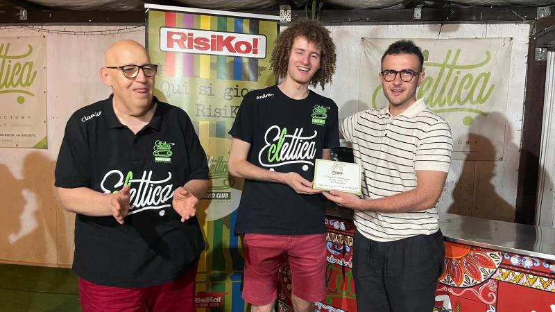 Nome:   premiazione andrea.jpg
Visite:  148
Grandezza:  70.1 KB