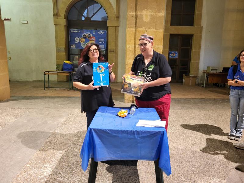 Nome:   premiazione maria pia.jpg
Visite:  155
Grandezza:  80.4 KB