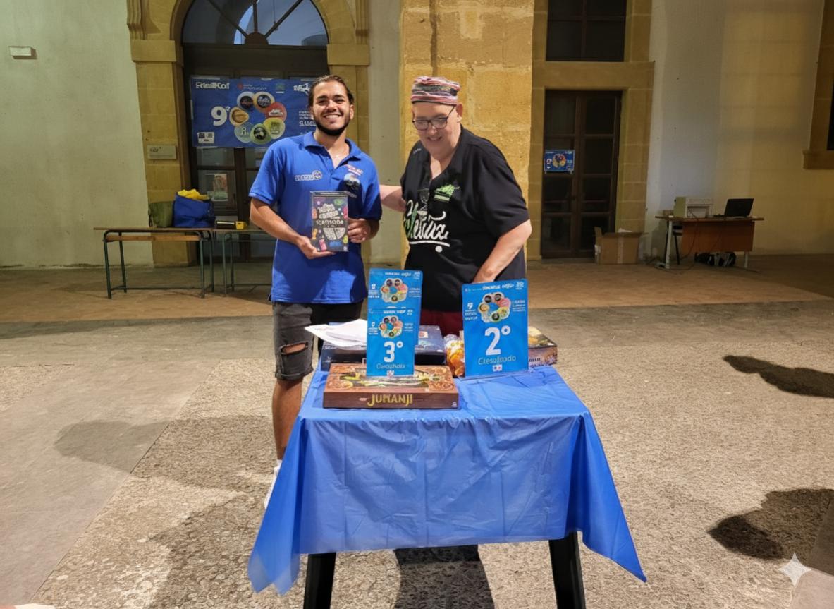 Nome:   premiazione daniele corretta.jpg
Visite:  140
Grandezza:  136.8 KB