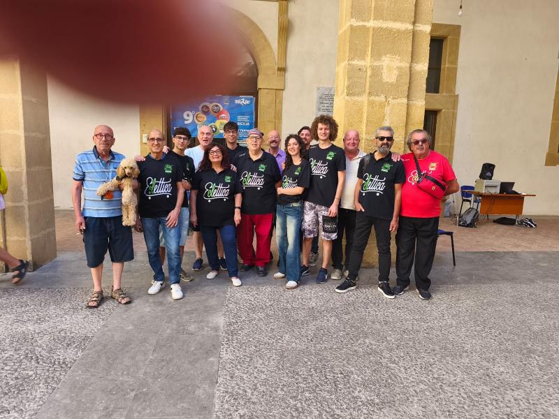 Nome:   la squadra di eclettica.jpg
Visite:  152
Grandezza:  95.2 KB