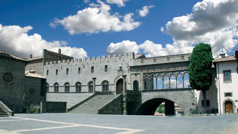 Nome:   Il Palazo Papale Viterbo.jpg
Visite:  509
Grandezza:  67.3 KB