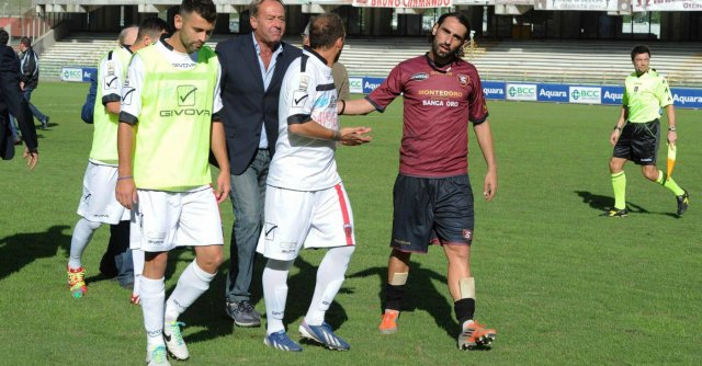 Nome:   salernitana-nocerina-interna.jpg
Visite:  316
Grandezza:  77.9 KB