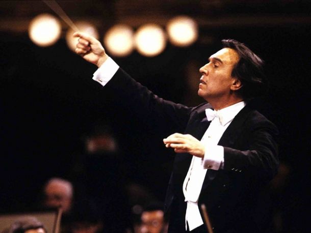 Nome:   claudio-abbado-97676lmd.jpg
Visite:  222
Grandezza:  27.3 KB