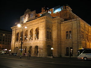 Nome:   Staatsoper di Vienna.jpg
Visite:  278
Grandezza:  16.4 KB
